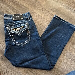 NWOT-Miss Me Boyfriend Capri Jeans